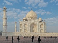 Le Taj Mahal vu de la porte principale du pavillon des invités